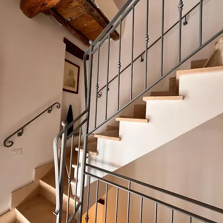 Pavone's House Bed & Breakfast Fondi