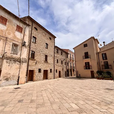 Pavone's House Bed & Breakfast Fondi