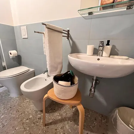 Pavone's House Bed & Breakfast Fondi