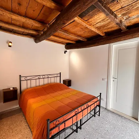Pavone's House Bed & Breakfast *